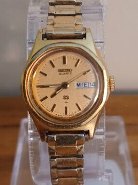 Vintage Seiko SQ Women's Watch 21mm Gold Tone Dial Day Date 8523-0049 Works!